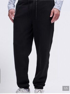 Lululemon athletica Black Men's Jogger Sweatpants. Men’s L,new & never worn!
